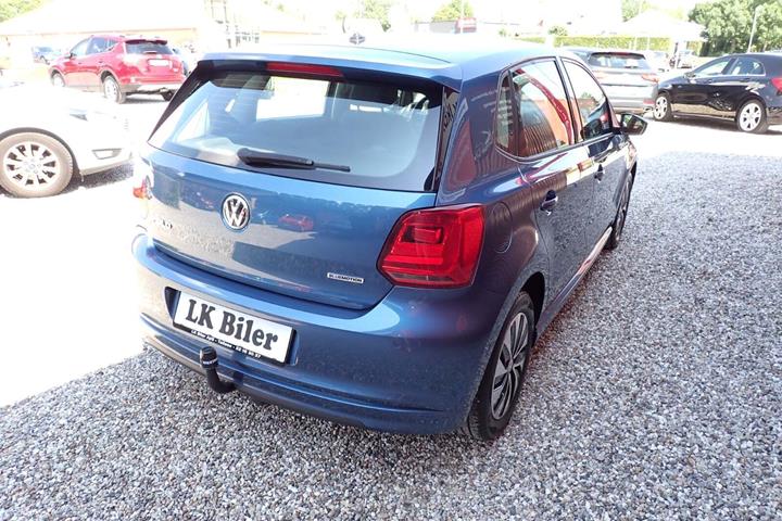 Blå VW Polo fra 2017