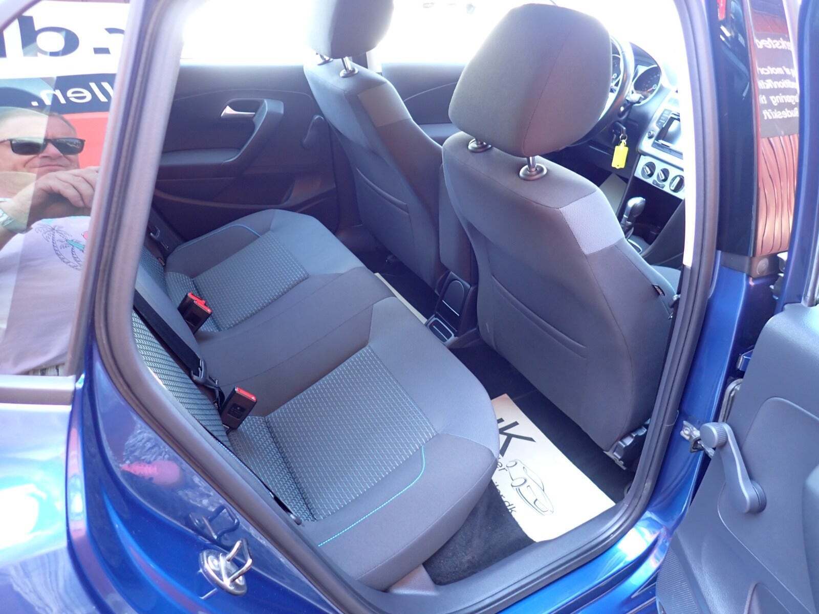 Blå VW Polo fra 2017