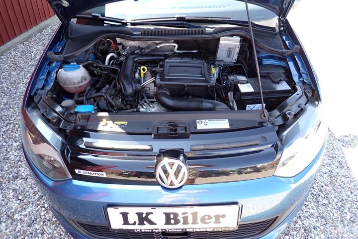 Blå VW Polo fra 2017