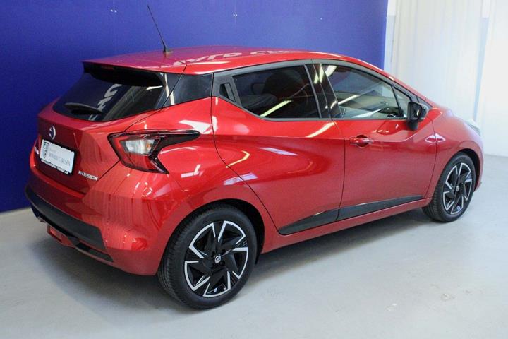 Rød Nissan Micra fra 2021