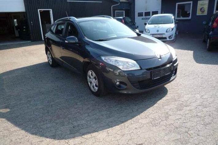 Grå Renault Megane III fra 2010