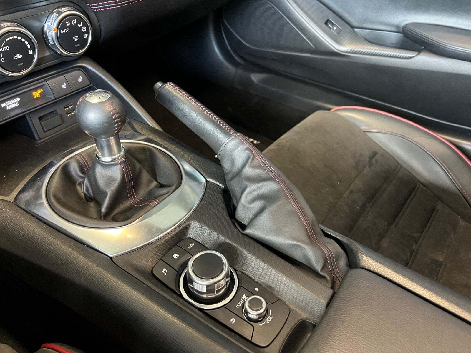 Sort Mazda MX-5 fra 2018