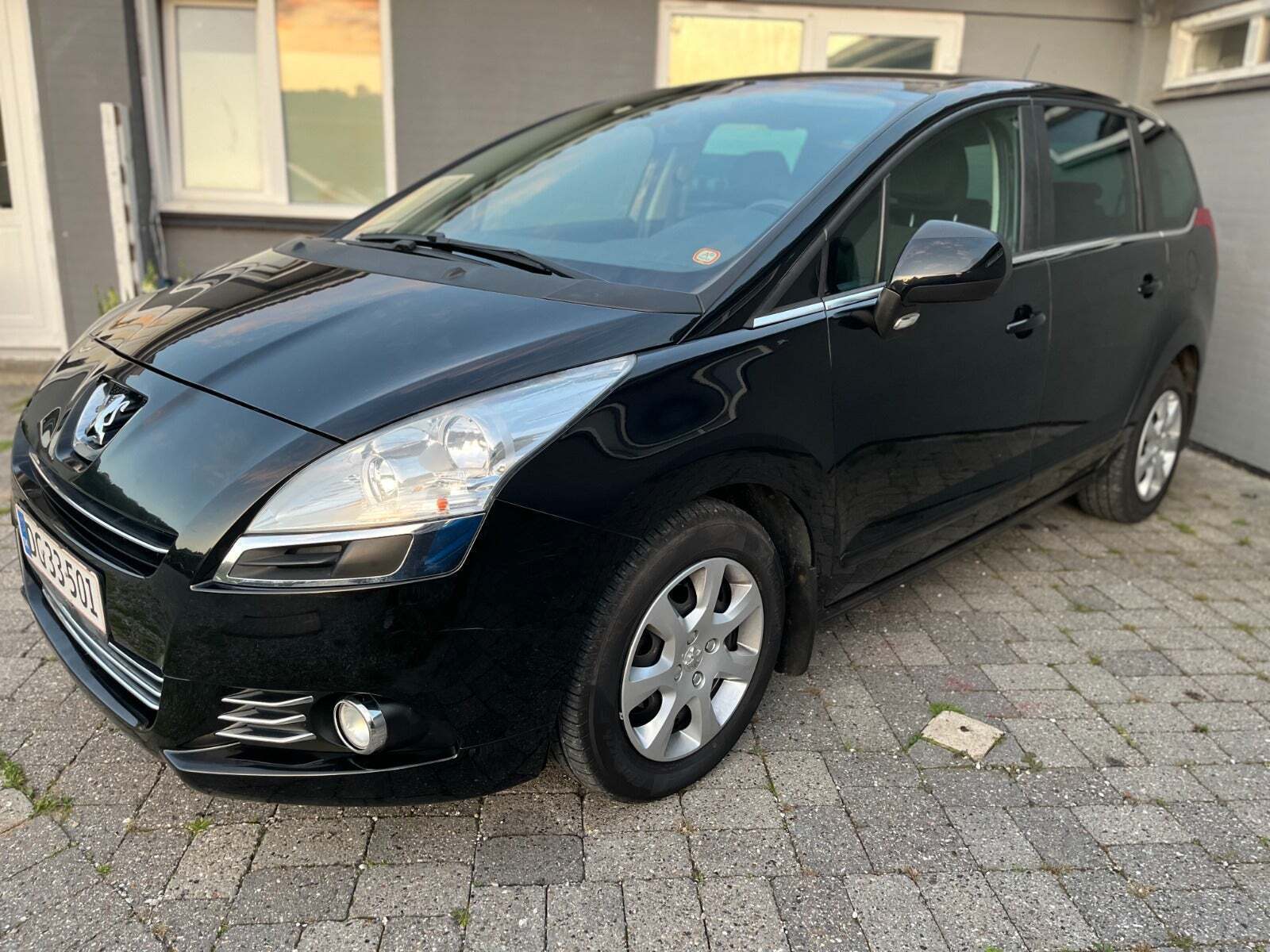 Peugeot 5008 1,6 HDi 112 Premium ESG