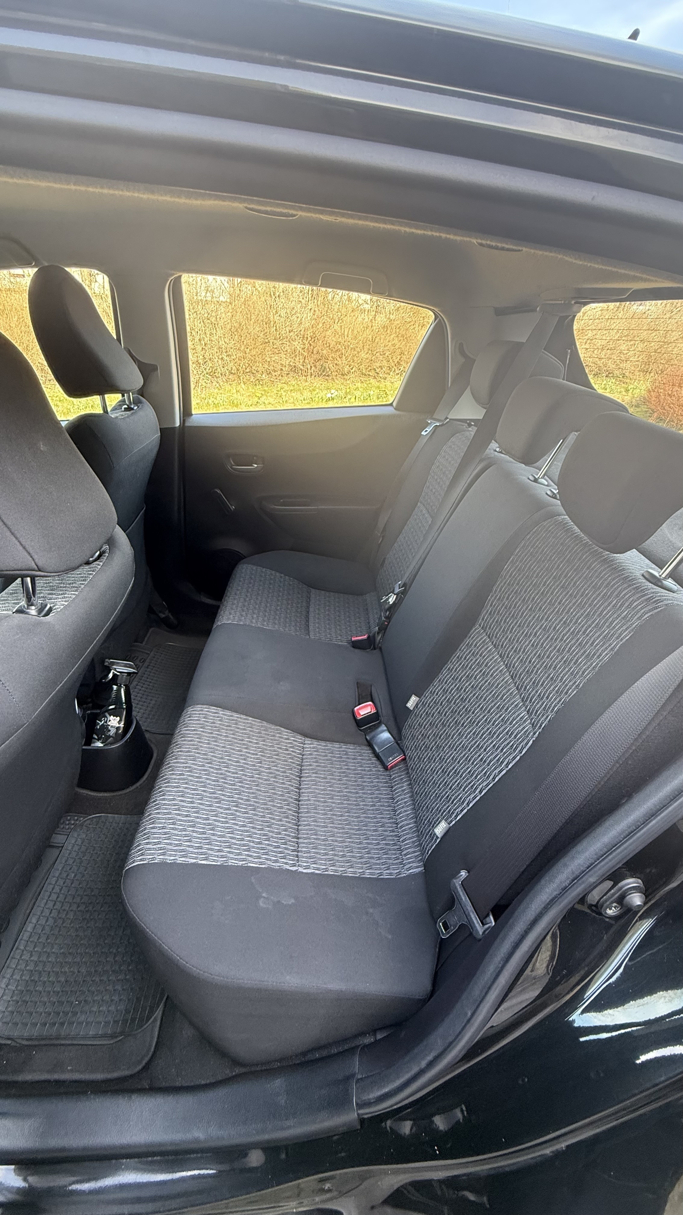 Sort Toyota Yaris fra 2014