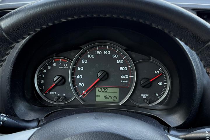 Sort Toyota Yaris fra 2014