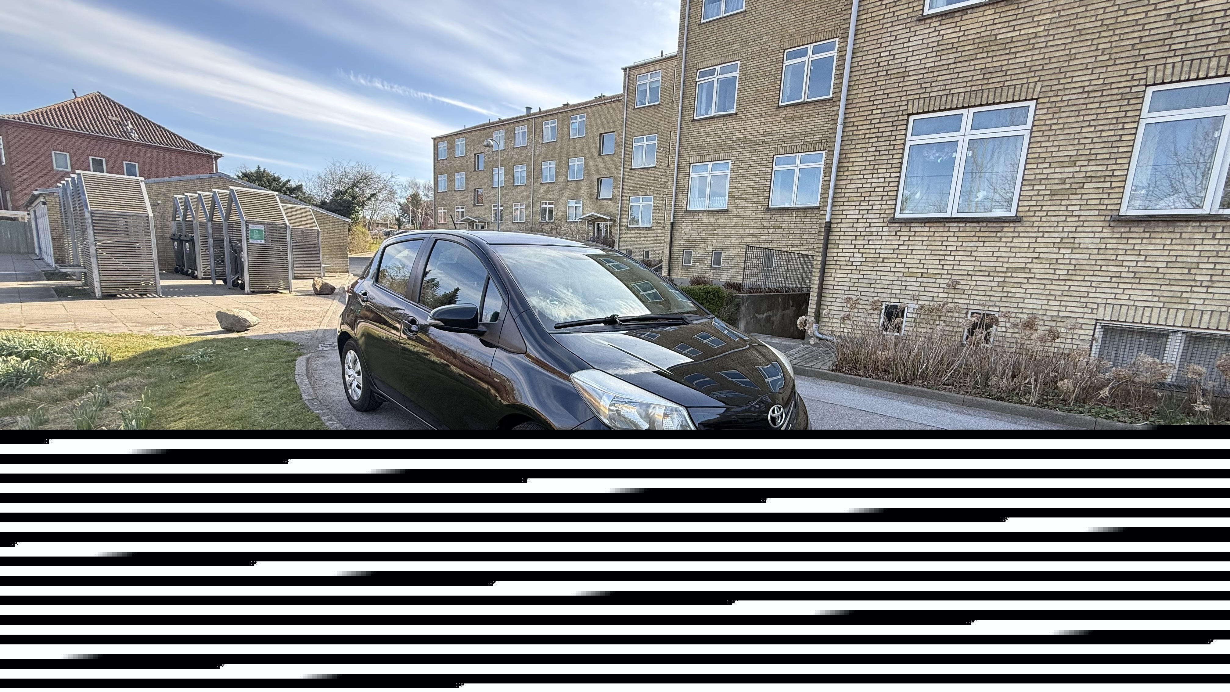 Sort Toyota Yaris fra 2014