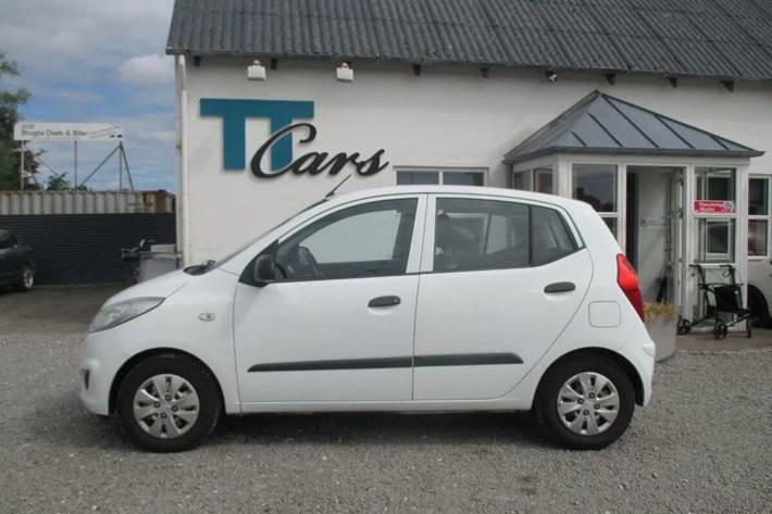 Hvid Hyundai i10 fra 2012