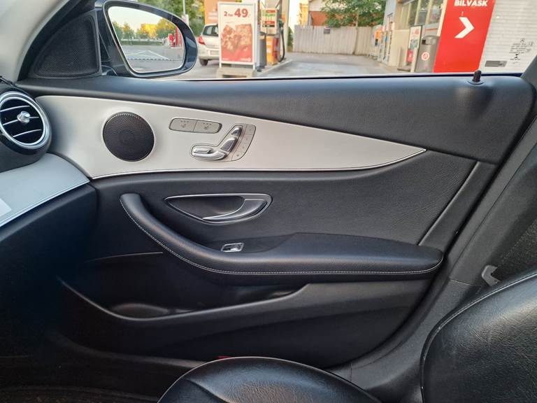 Mercedes E-Klasse 2,0 300 de Sedan 9G-TRONIC