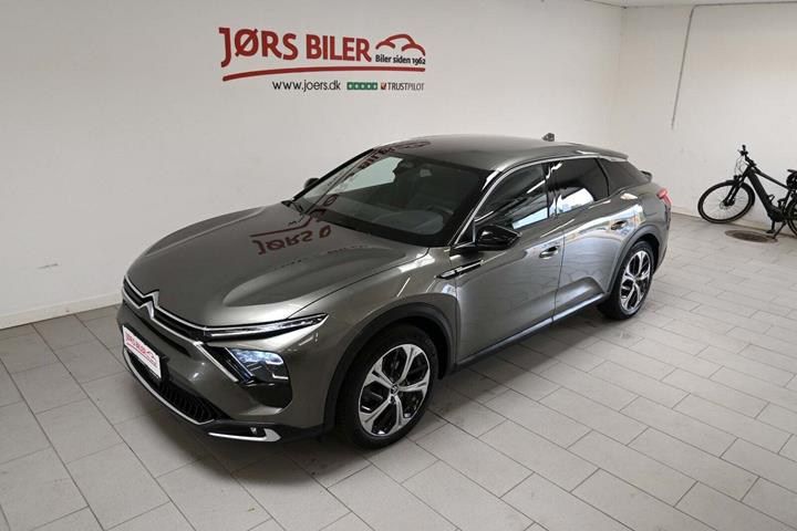 Grå Citroën C5 X fra 2022 set udefra