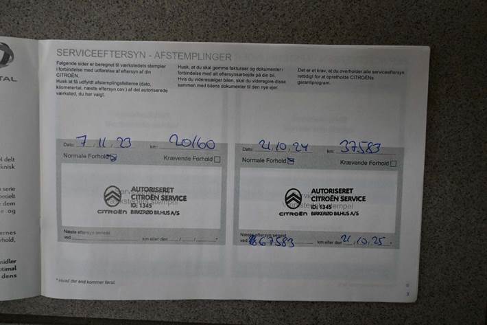 Grå Citroën C5 X fra 2022 set udefra