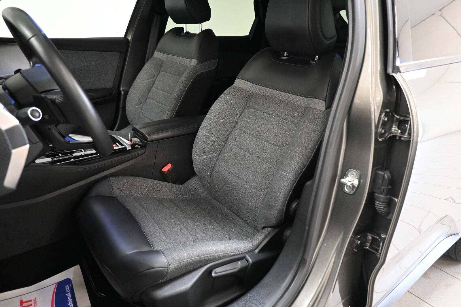 Grå Citroën C5 X fra 2022