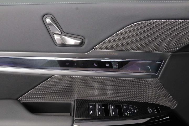 Sort BMW i7 fra 2024