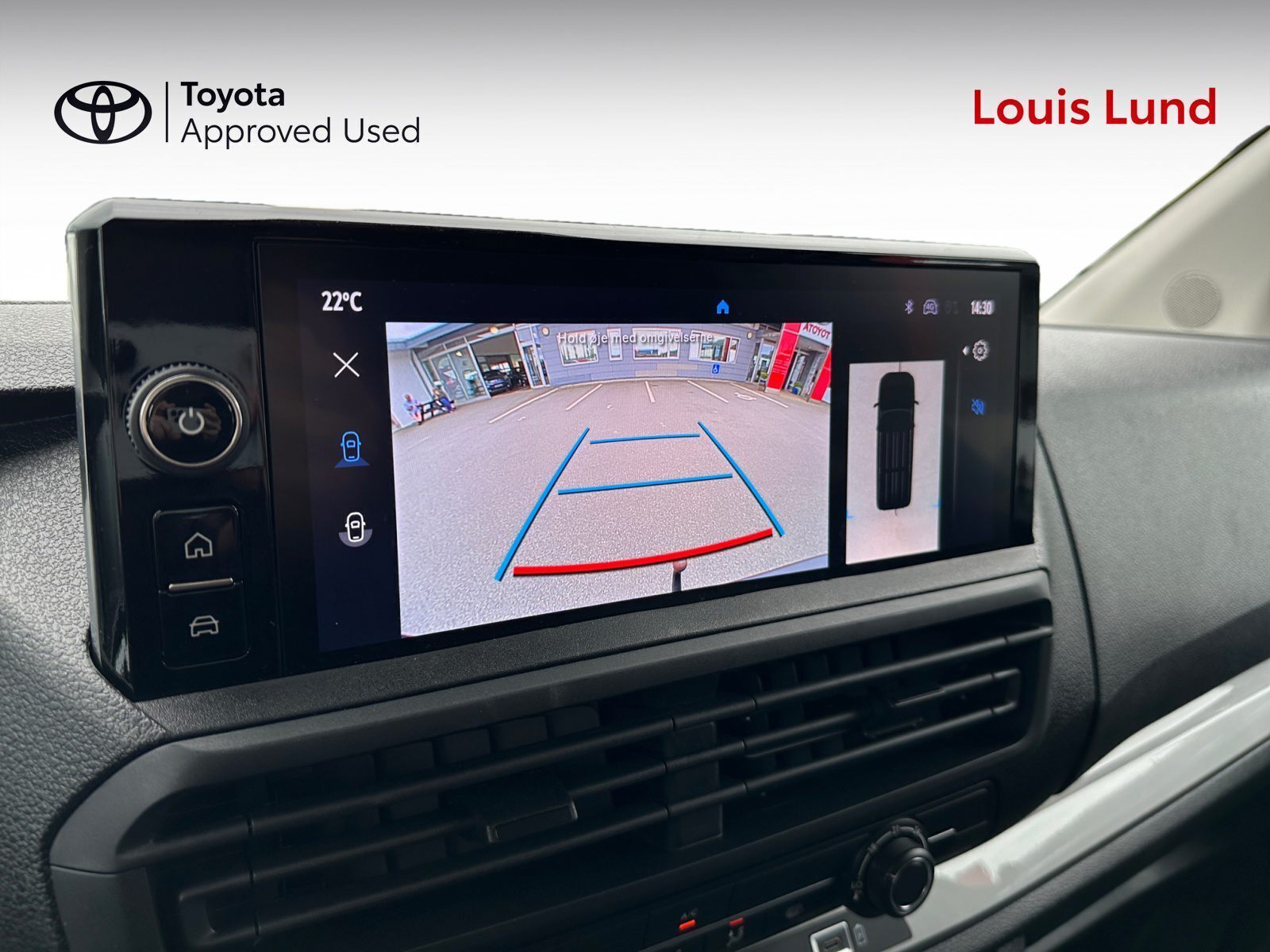 Grå Toyota ProAce fra 2024