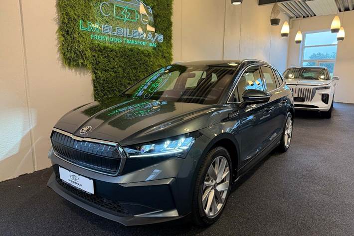 Grå Skoda Enyaq fra 2021 set udefra