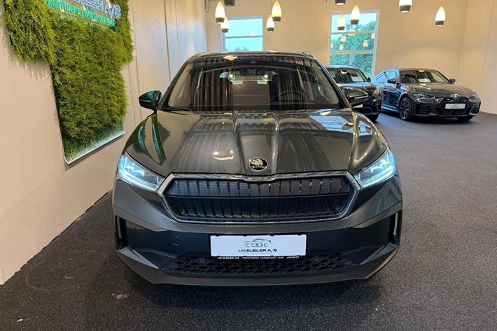 Grå Skoda Enyaq fra 2021