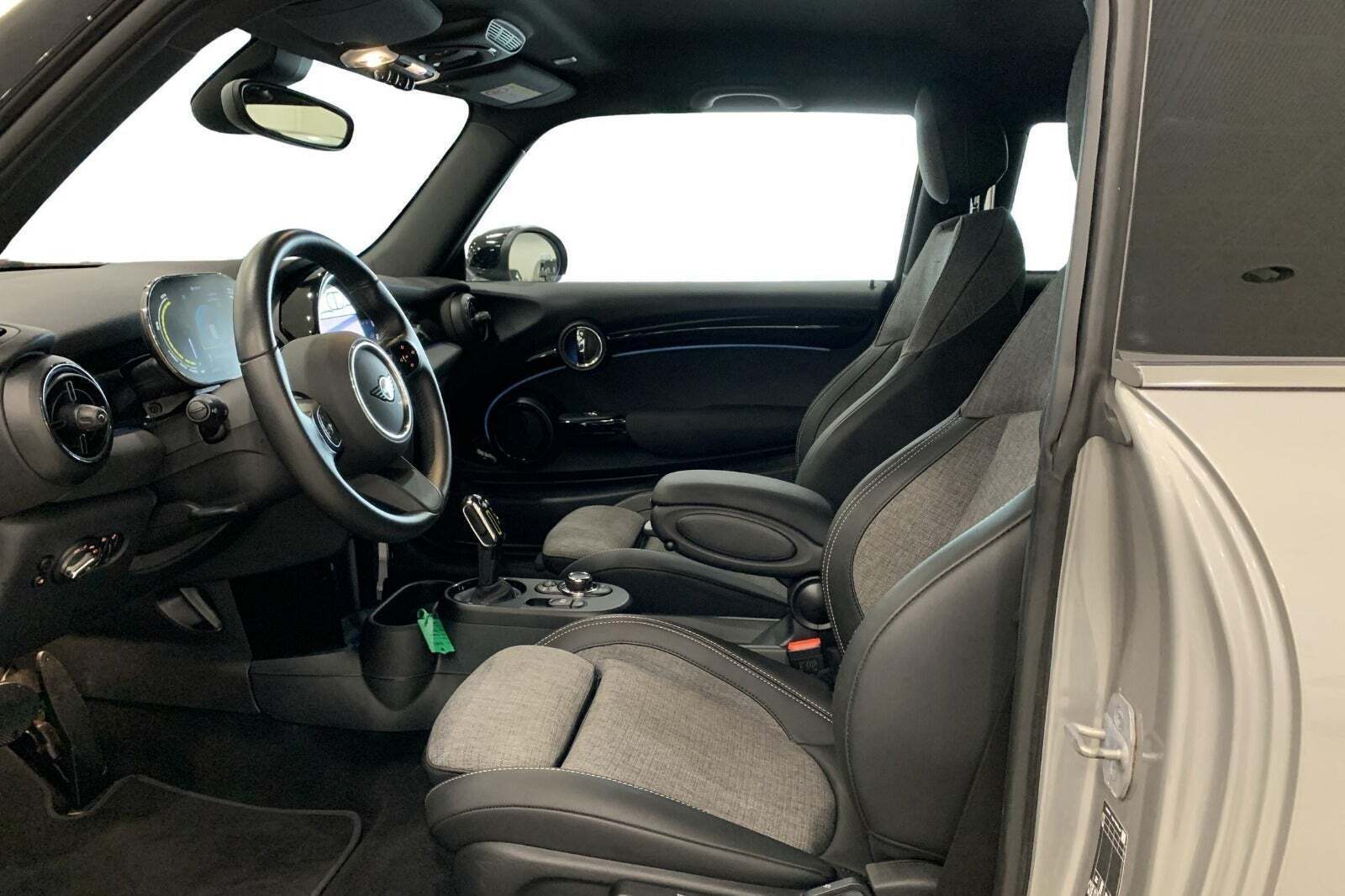 Mini Cooper SE Classic Trim