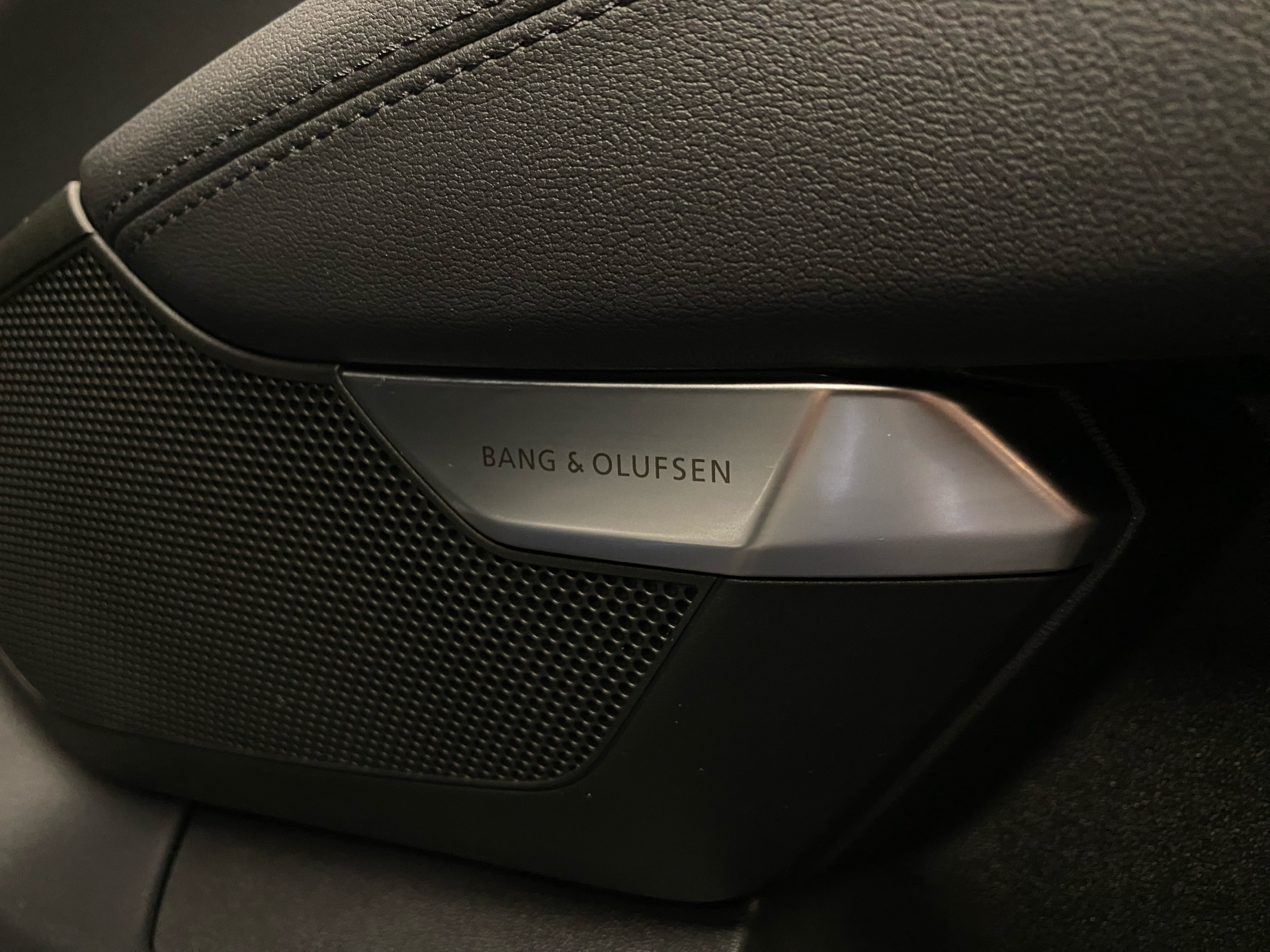 Grå Audi e-tron GT fra 2023