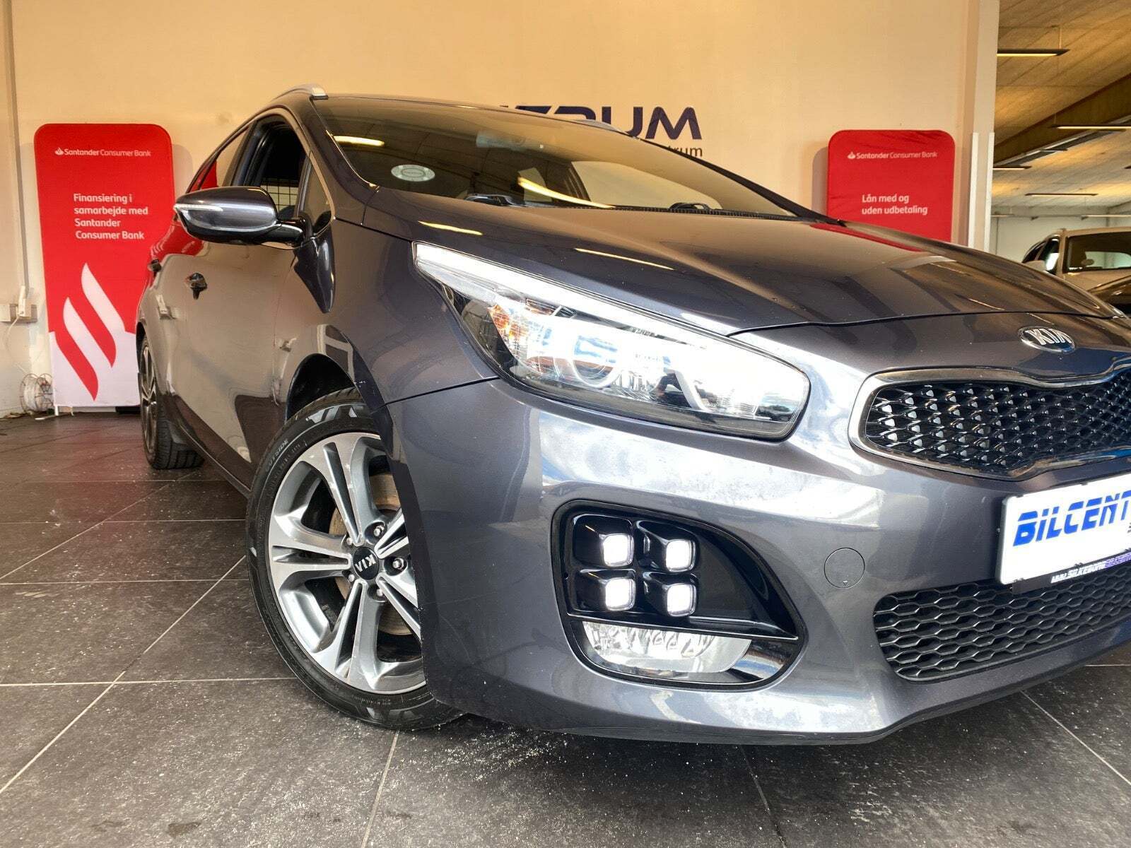 Grå Kia Ceed fra 2018