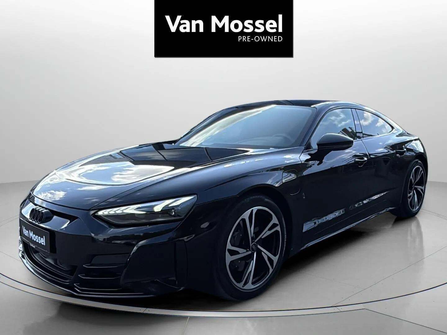 Sort Audi e-tron GT fra 2023 set udefra