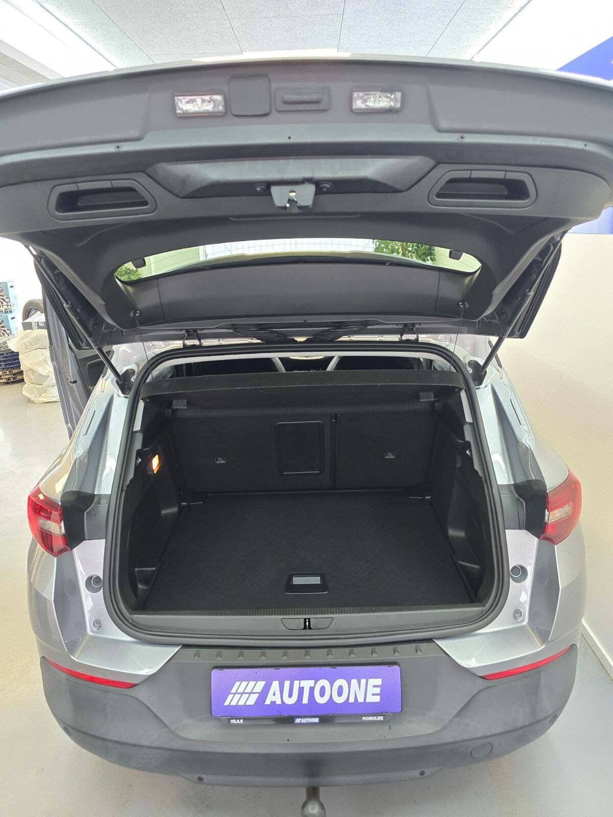 Grå Opel Grandland X fra 2018