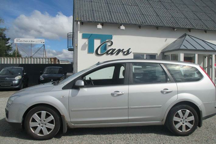 Sølv Ford Focus fra 2005