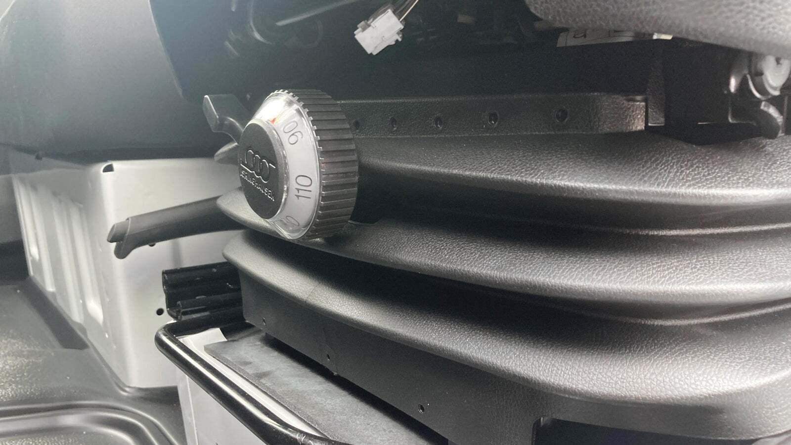 Hvid Mercedes Sprinter 317 fra 2024