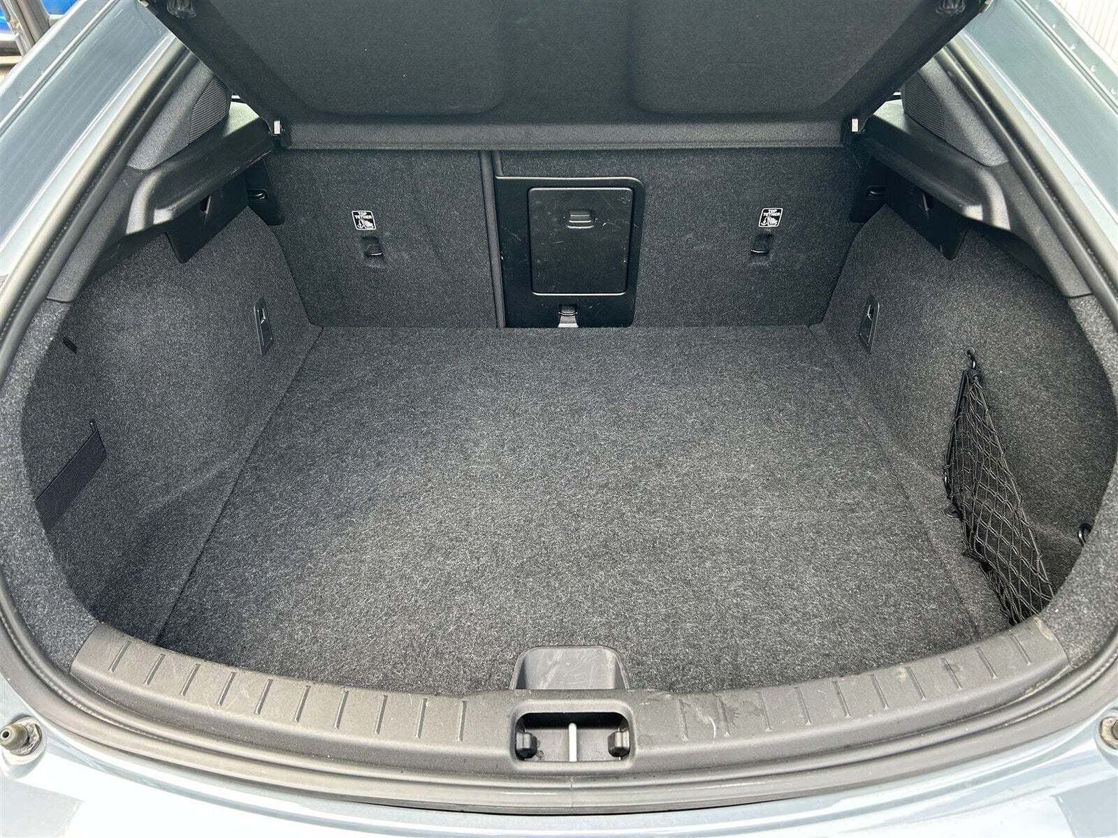 Grå Polestar 2 fra 2023