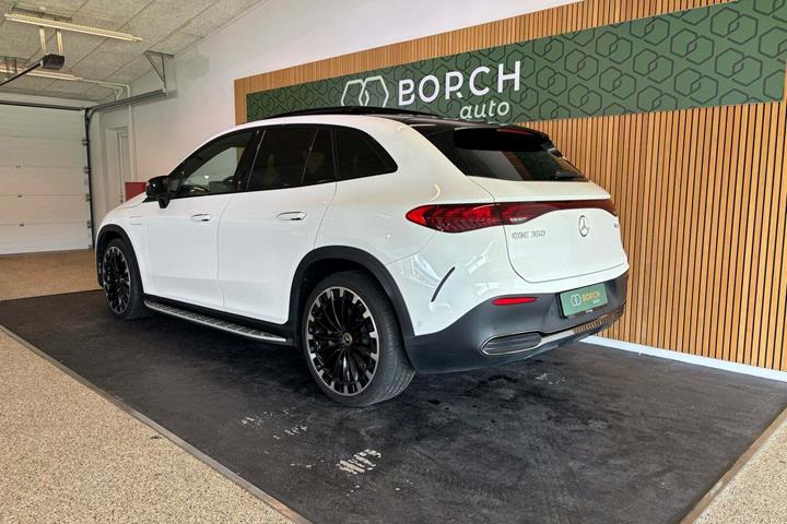 Hvid Mercedes EQE350 SUV fra 2024