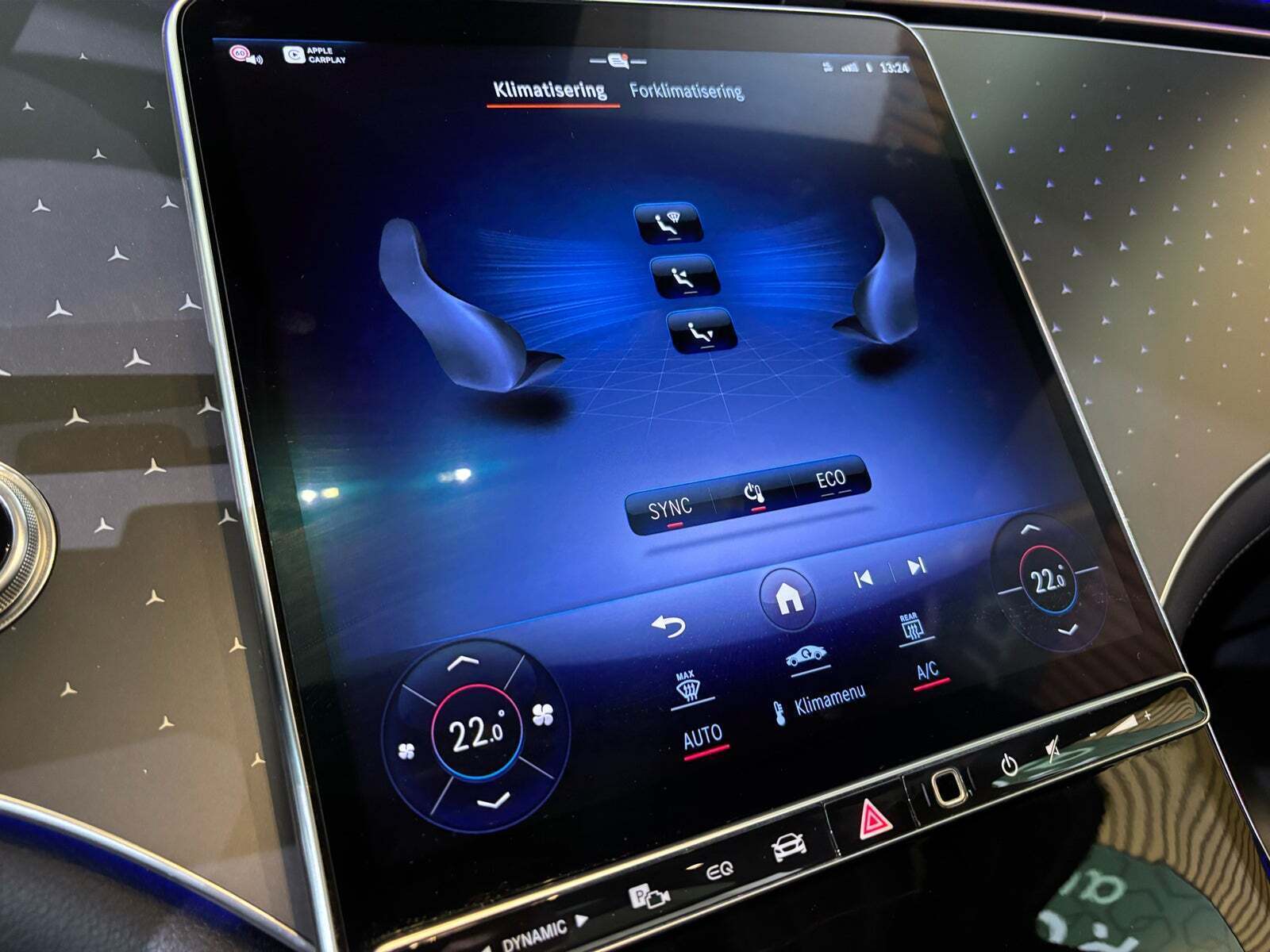 Hvid Mercedes EQE350 SUV fra 2024 set indefra