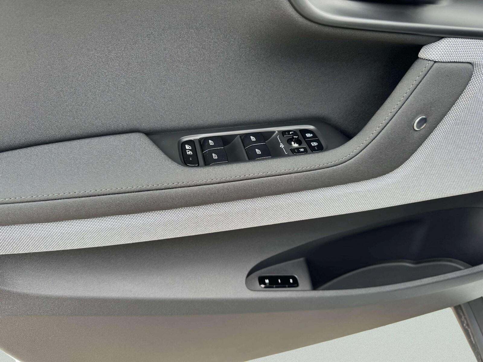 Hvid Polestar 2 fra 2024