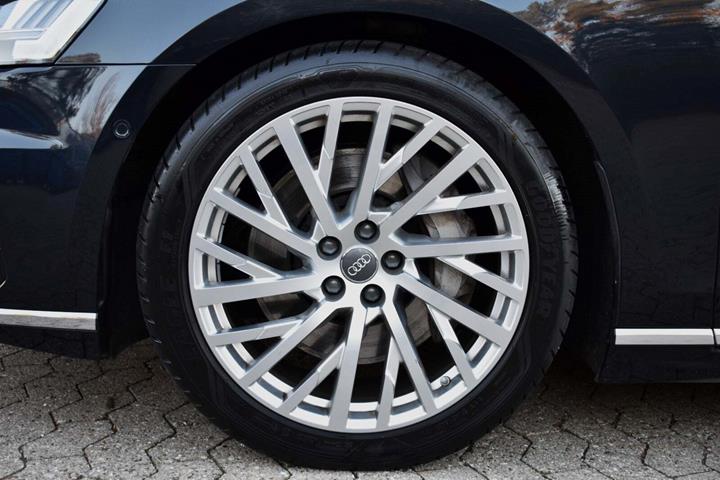 undefined Audi A8 fra 2019 set udefra