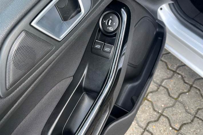 Sølv Ford Fiesta fra 2014