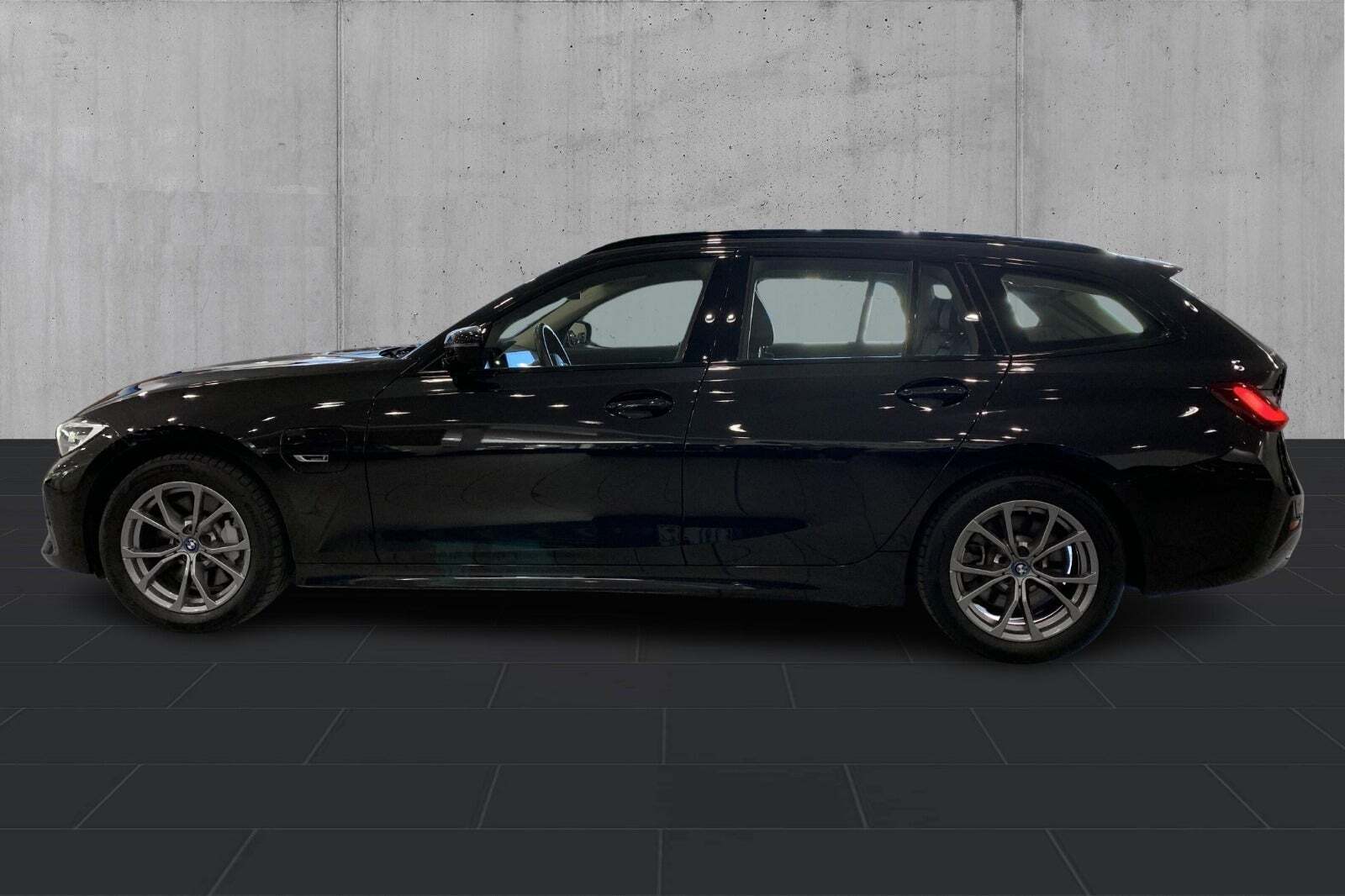 BMW 330e 2,0 Touring Sport Line aut.