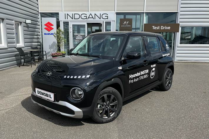 Sort Hyundai Inster fra 2025 set udefra