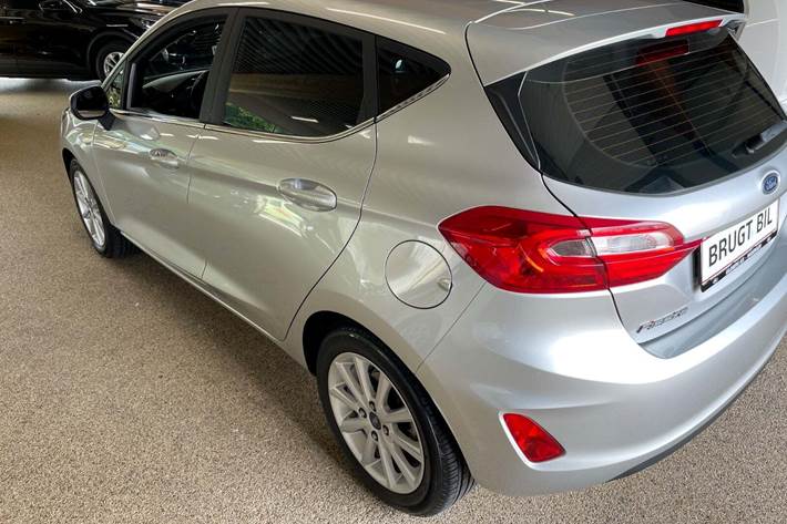 Sølv Ford Fiesta fra 2018