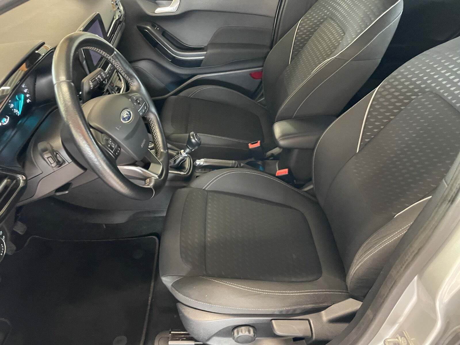 Sølv Ford Fiesta fra 2018