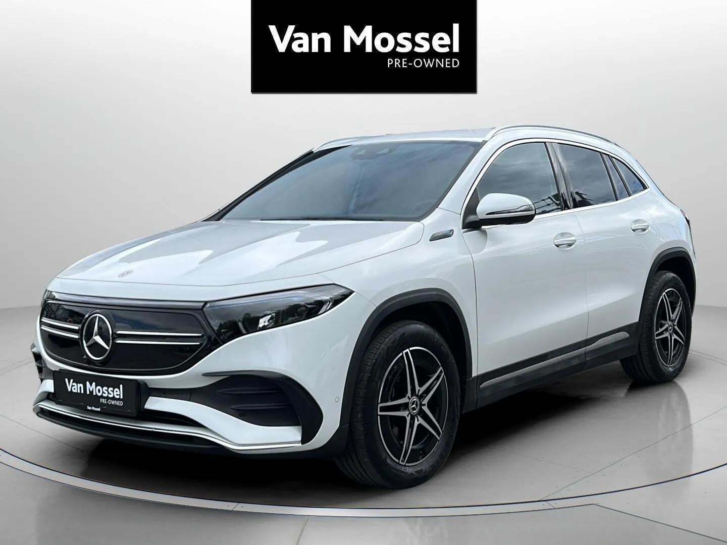 Hvid Mercedes EQA250 fra 2022 set udefra