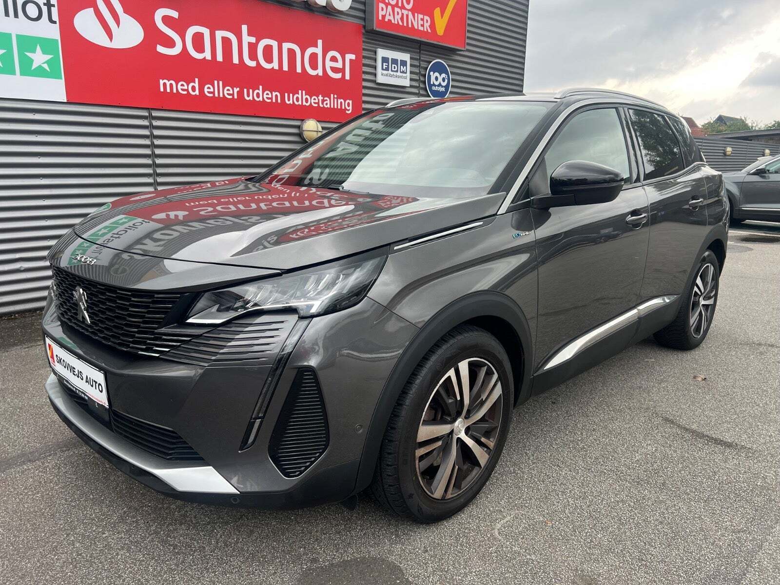 Peugeot 3008 1,6 Hybrid First Selection EAT8