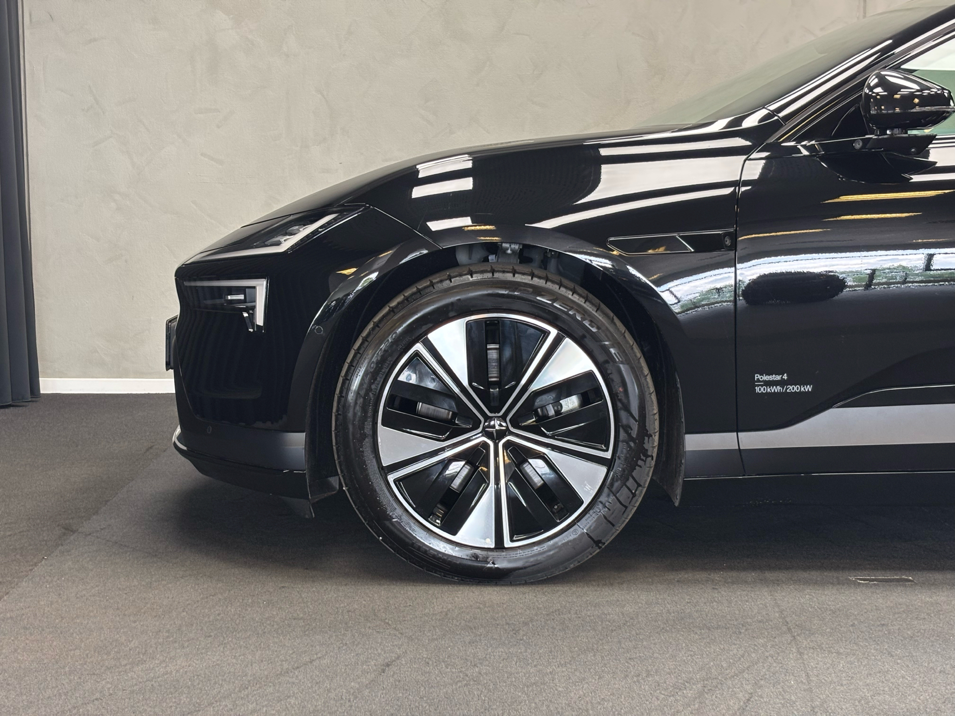 Polestar 4
