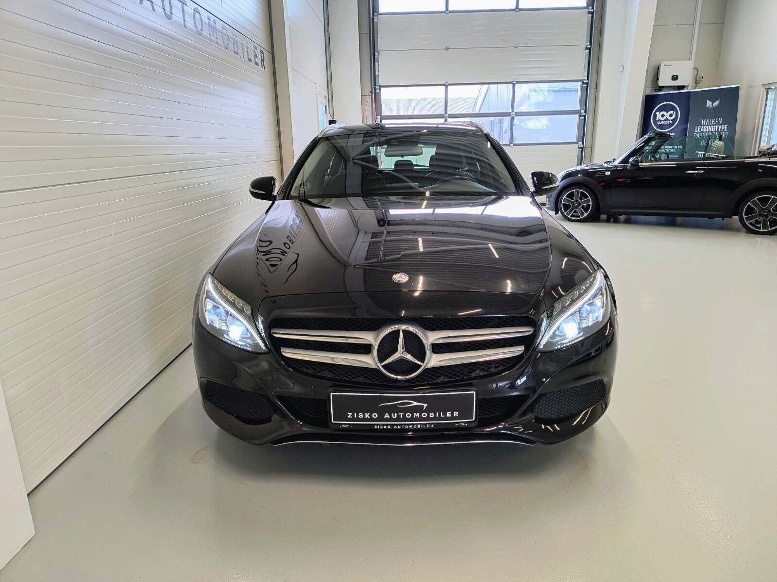 Sort Mercedes C220 fra 2014