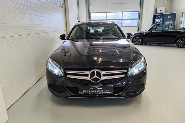Sort Mercedes C220 fra 2014