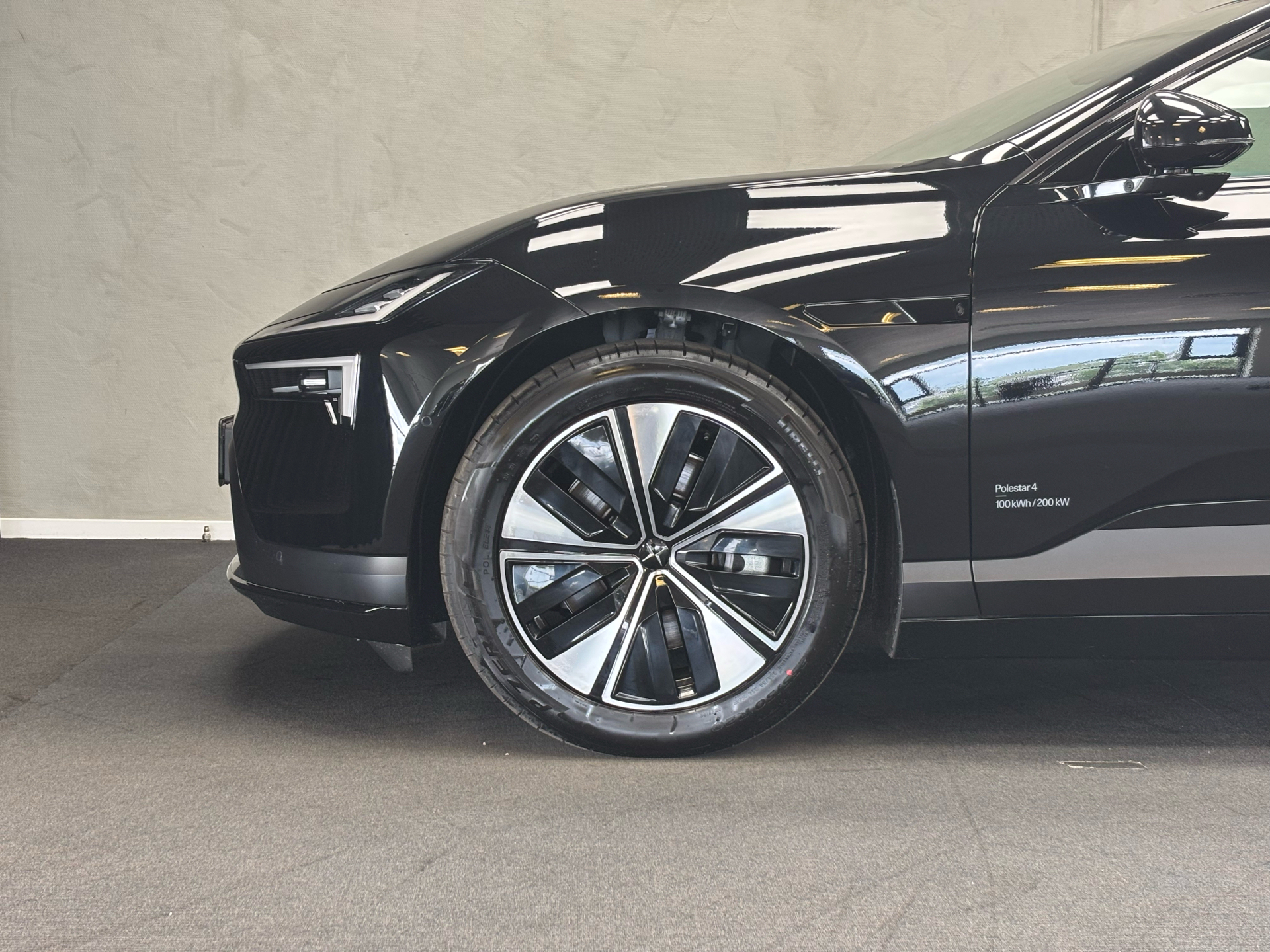 Polestar 4