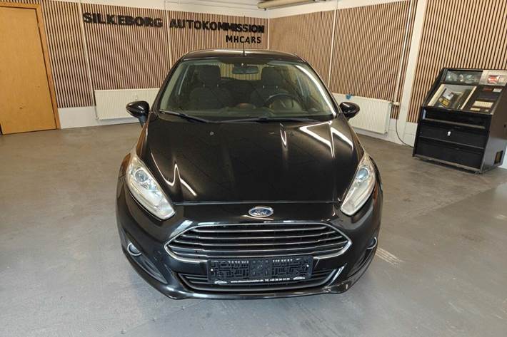 Gul Ford Fiesta fra 2013