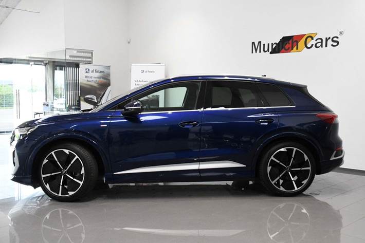 Blå Audi Q4 e-tron fra 2023