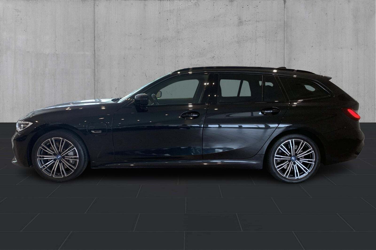 BMW 330e
