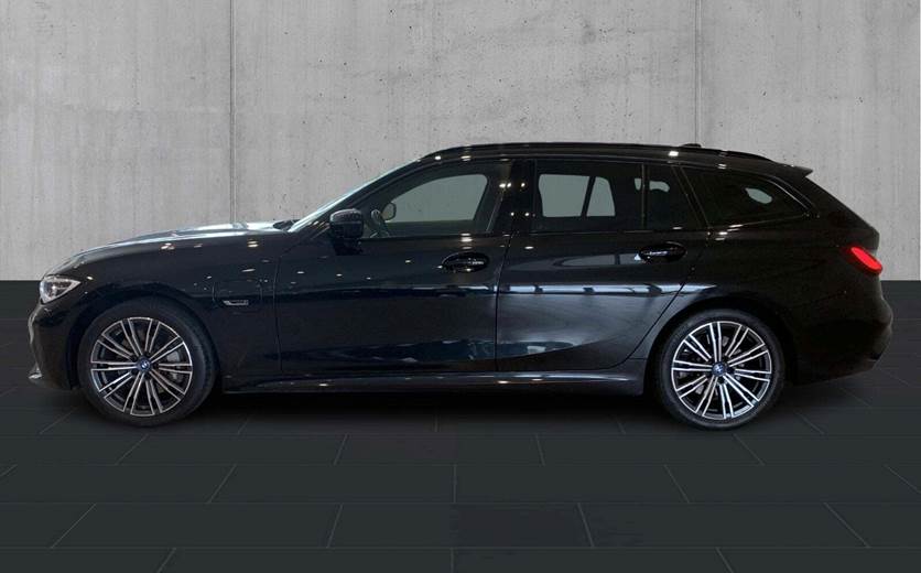 BMW 330e