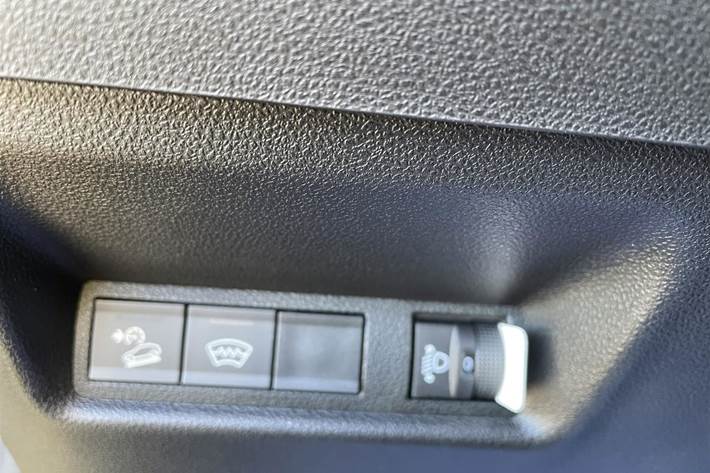 Gul Jeep Avenger fra 2023