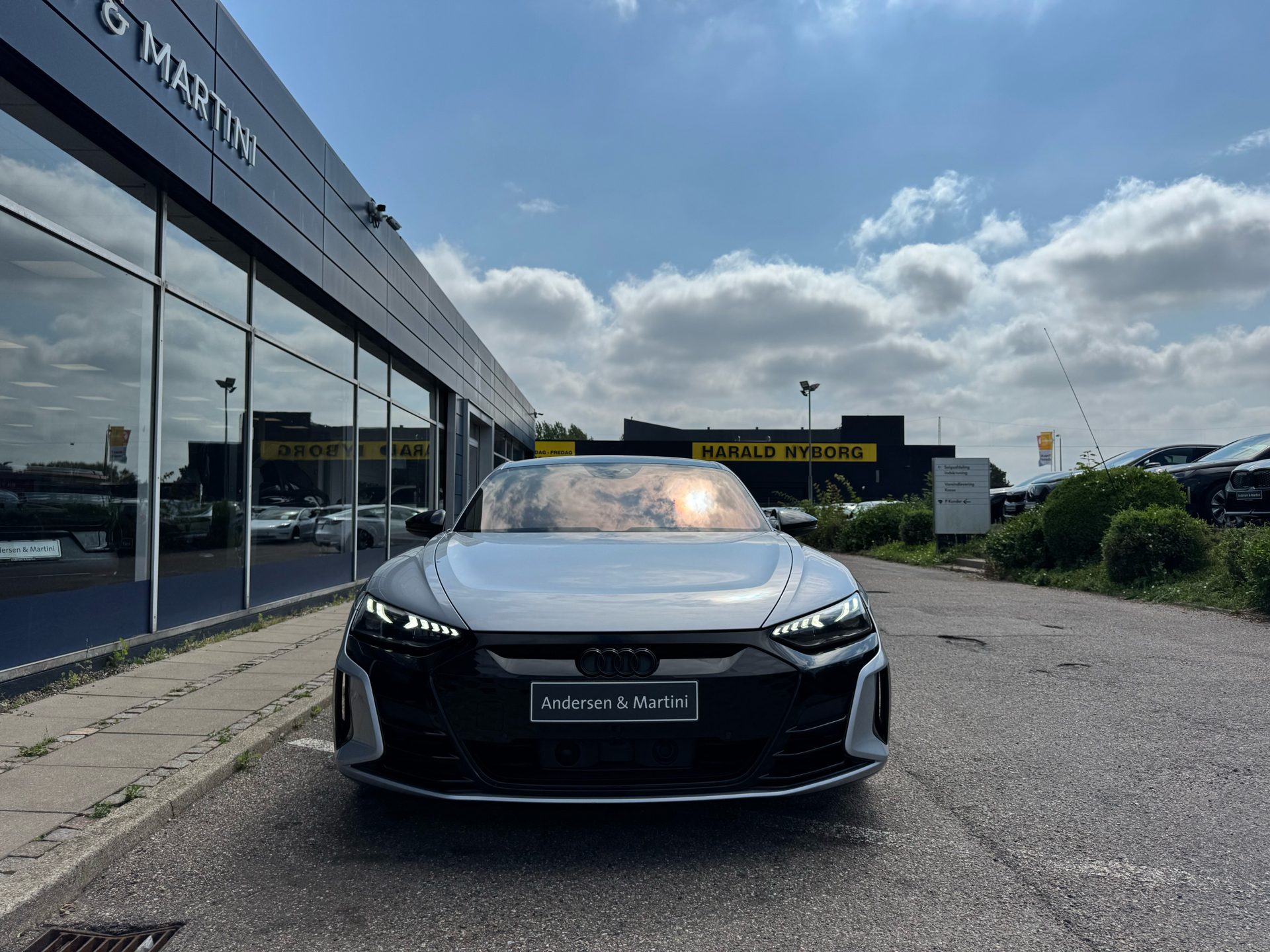 Sølv Audi e-tron GT fra 2022