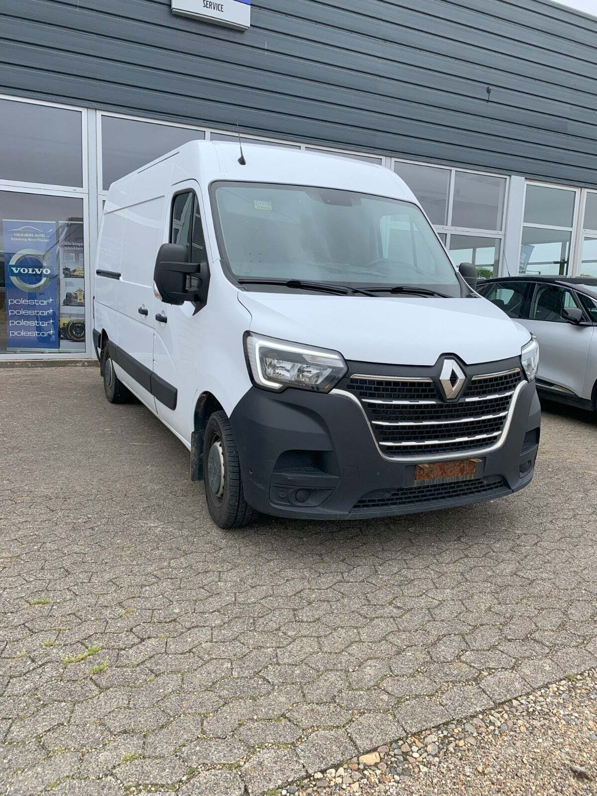 Renault Master IV T33 2,3 dCi 150 L2H2 Kassevogn
