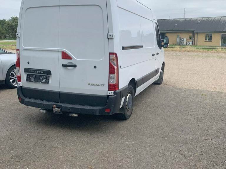 Renault Master IV T33 2,3 dCi 150 L2H2 Kassevogn